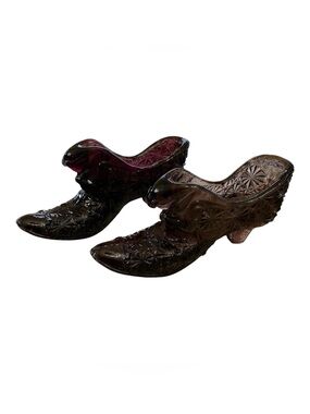 Vintage Unmarked Fenton Boyd Button Daisy Purple Glass Shoe